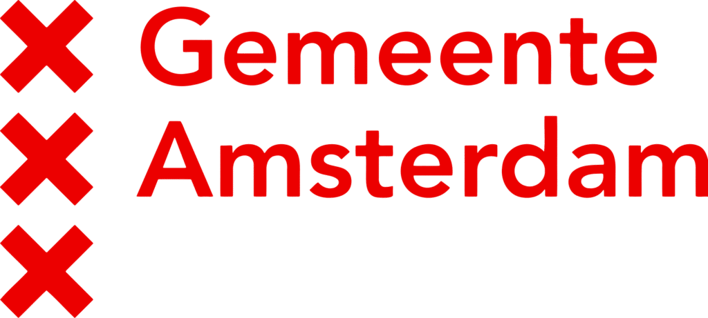 Rode letters logo van Gemeente Amsterdam met drie keer in het rood X verticaal op elkaar